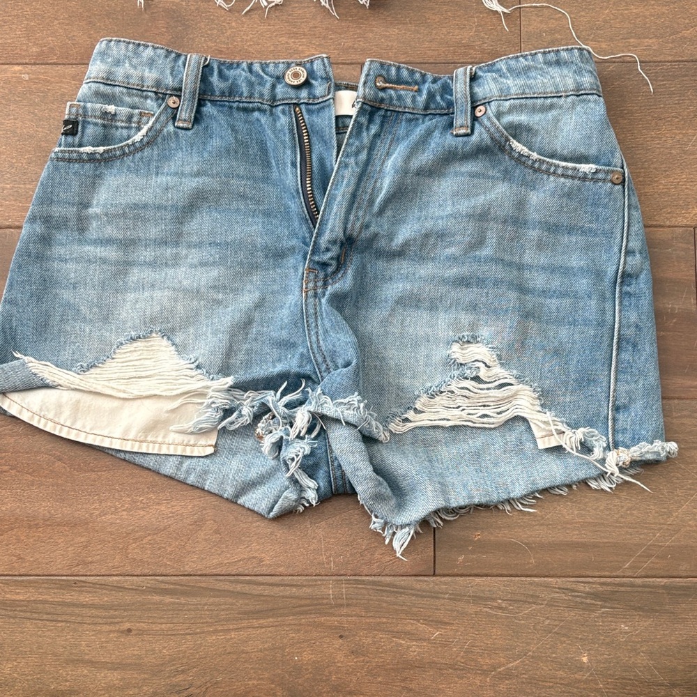 Boutique Denim Distressed High-Waist Women’s Shorts - Blue